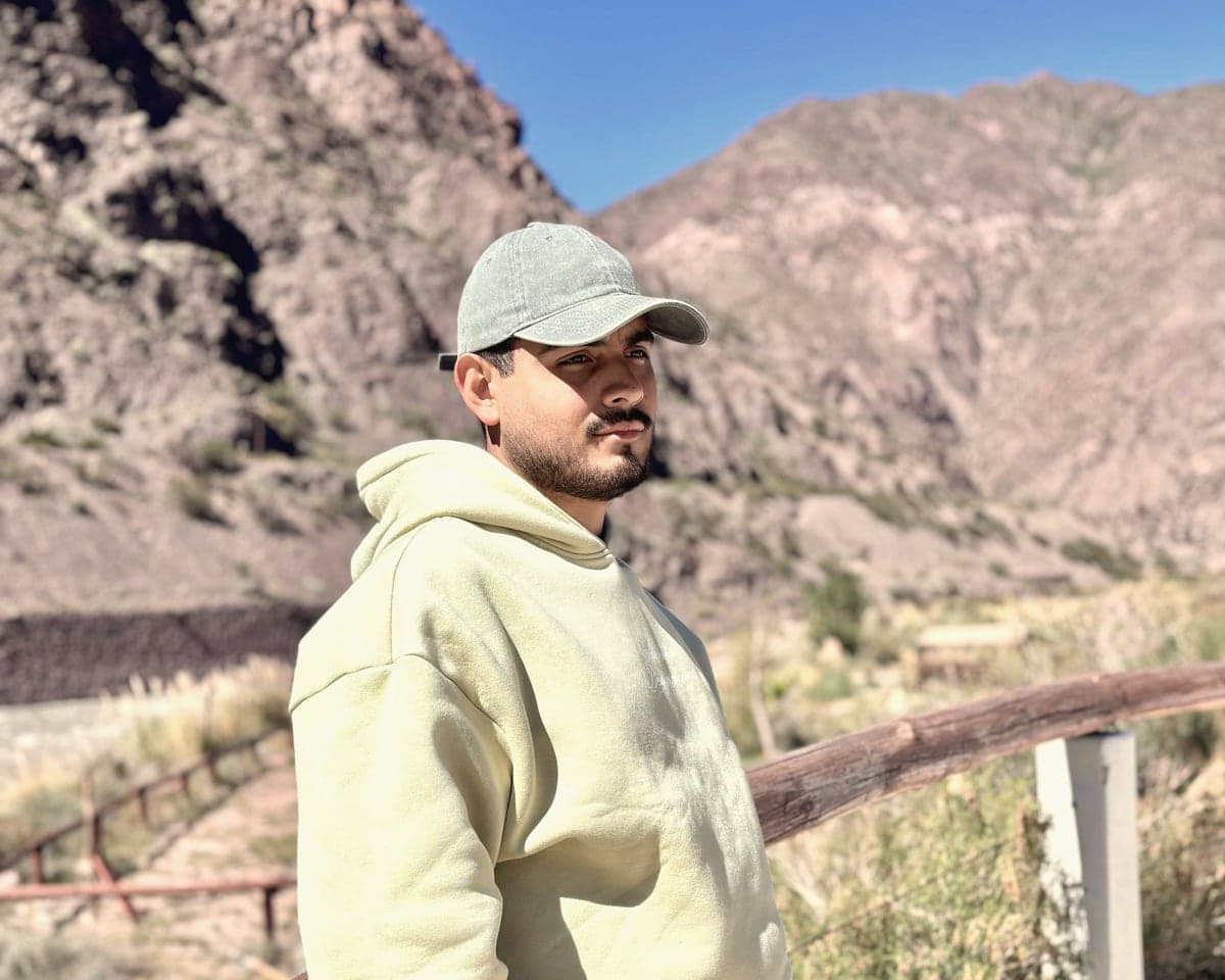 Fabio Escudero en la montaña, en Mendoza